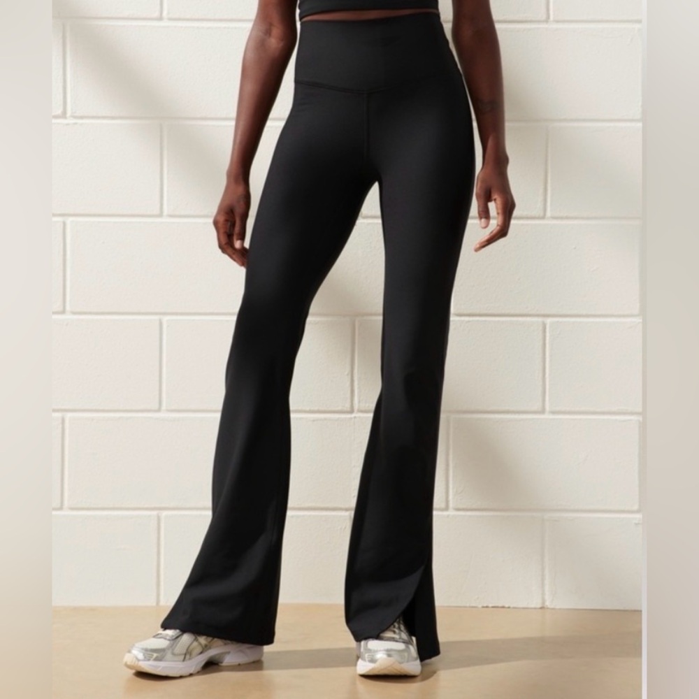 Abercrombie & Fitch YPB sculptLUX Split Hem Flare Legging, Sz Small Short NWOT - Picture 8 of 10